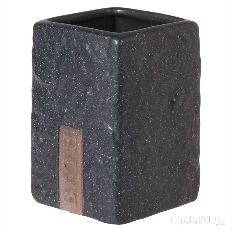 003981